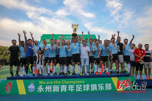 西甲-莱万破门费尔明建功 巴萨2-1塞维利亚
